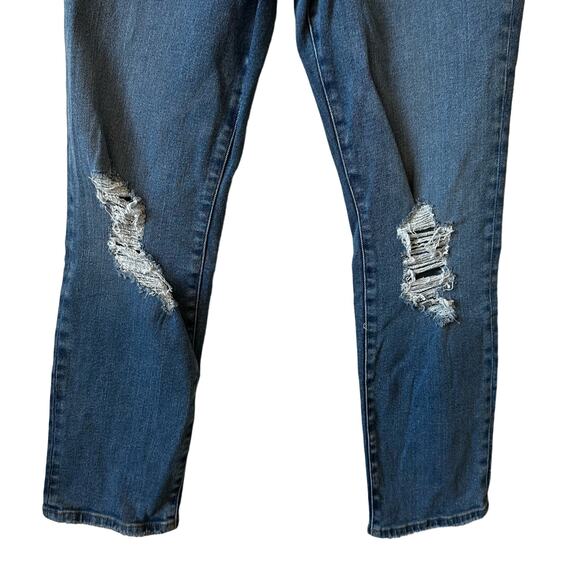 NWT Good American Women's Good Classic Distressed Jeans Size 10/30 Casual - Picture 4 of 8